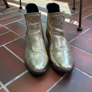 Qupid Gold Metallic Ankle Boots